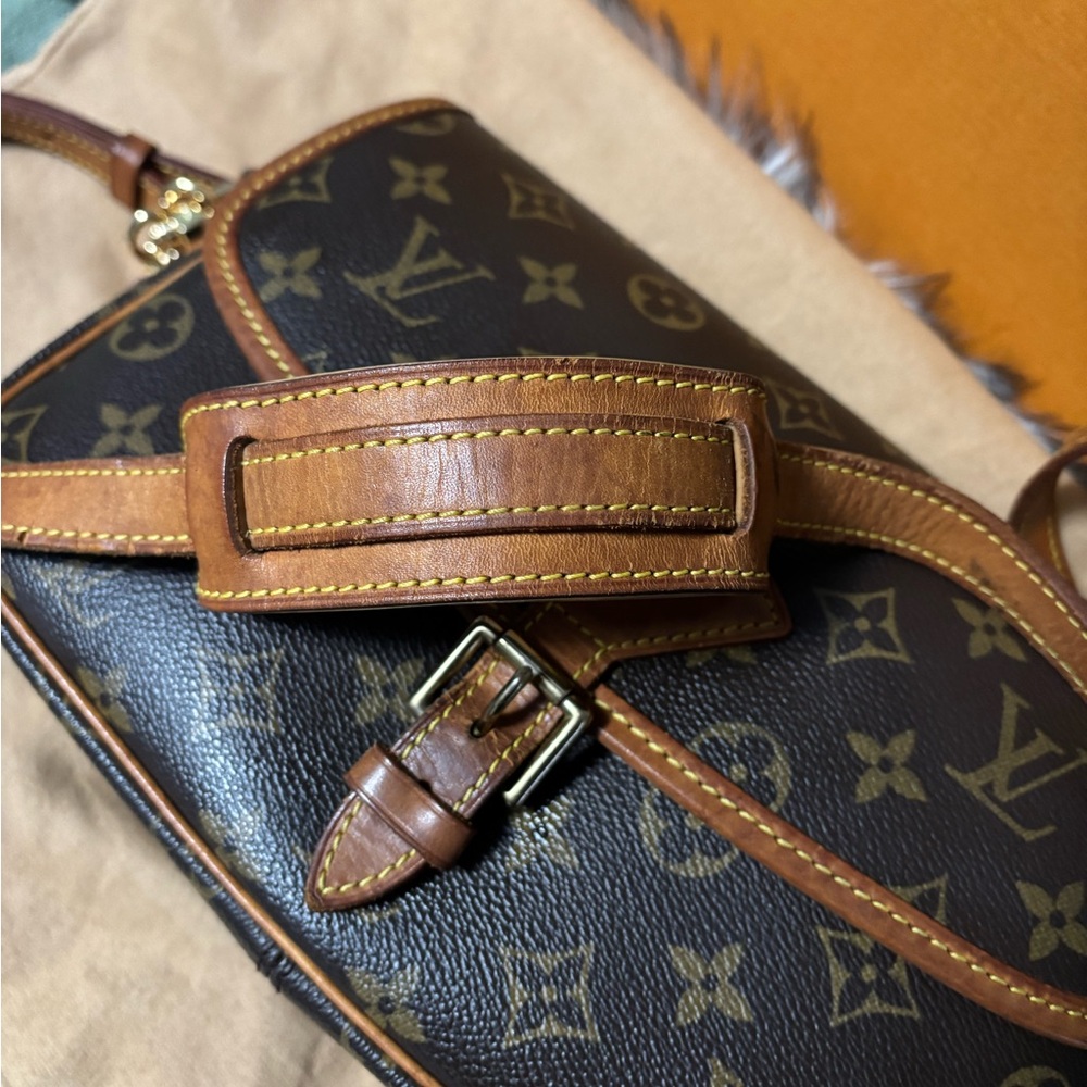 Louis Vuitton Sologne Vintage Crossbody Bag **Authentic - Picture 5 of 17